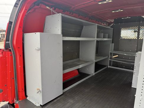Used 2016 Chevrolet Express 2500 image 18