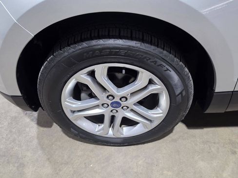 Used 2018 Ford Edge Titanium w/ Equipment Group 301A FWD image 19
