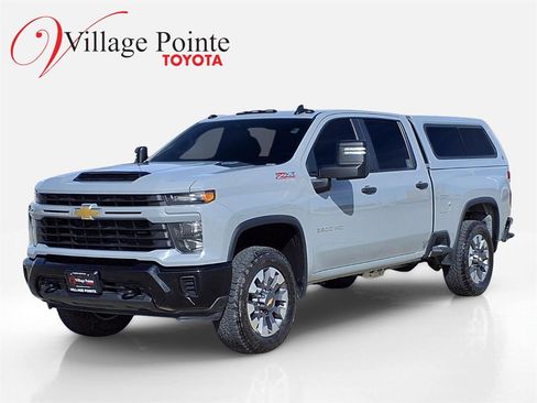 Used 2024 Chevrolet Silverado 2500 Custom w/ Custom Convenience Package image 1