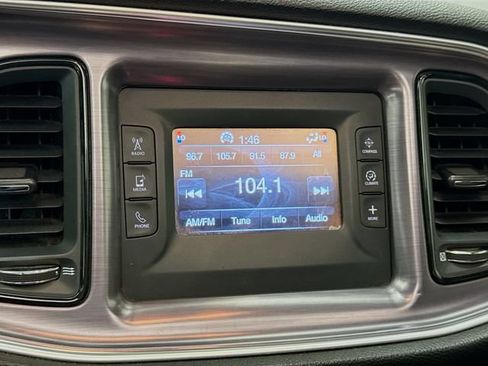 Used 2015 Dodge Challenger SXT w/ Driver Convenience Group RWD image 14