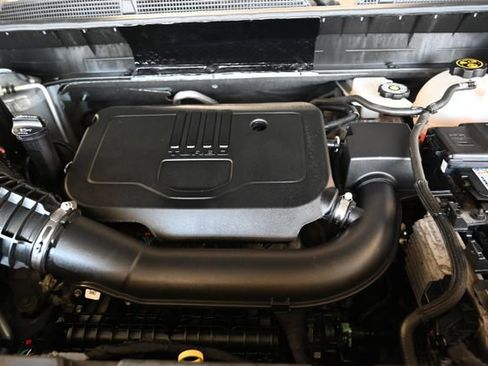 Used 2023 GMC Acadia SLT w/ Elevation Edition image 33