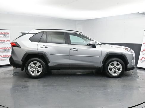 Used 2020 Toyota RAV4 XLE image 9