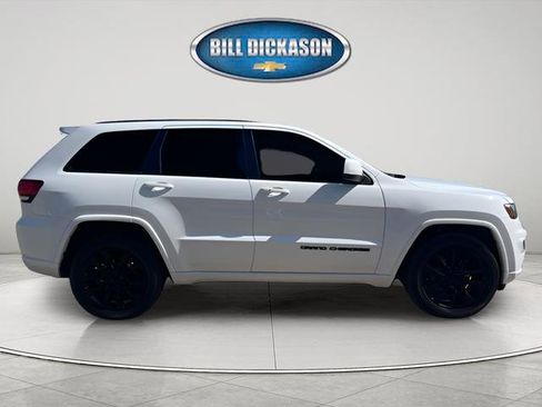 Used 2019 Jeep Grand Cherokee Altitude image 11