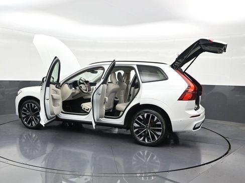 New 2026 Volvo XC60 B5 Ultra w/ Protection Package Premier AWD/4WD image 32