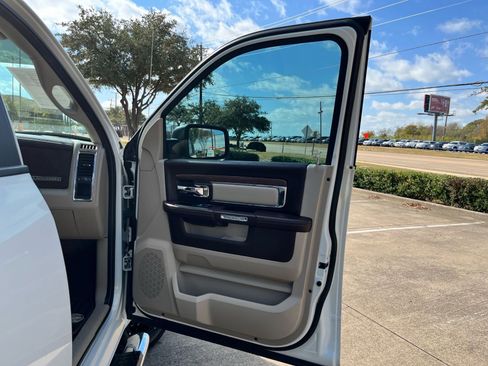 Used 2018 RAM 1500 Laramie w/ Convenience Group image 16