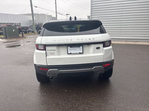 Used 2018 Land Rover Range Rover Evoque SE Premium image 6