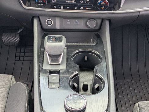 Used 2021 Nissan Rogue SV AWD/4WD image 19
