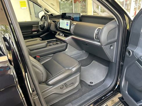Used 2025 Ford Expedition Max Platinum AWD/4WD image 26