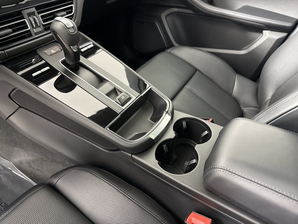 Certified 2025 Porsche Macan S AWD/4WD image 32