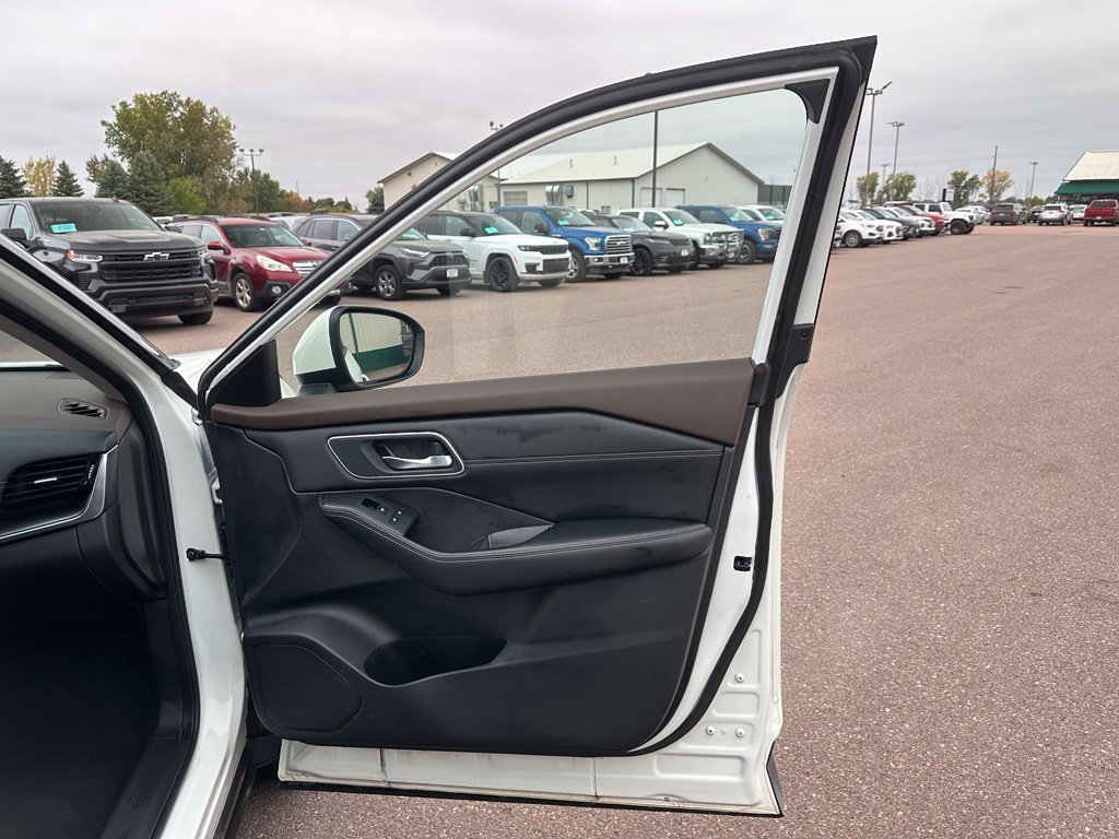 Used 2021 Nissan Rogue SV w/ Premium Package AWD/4WD image 29