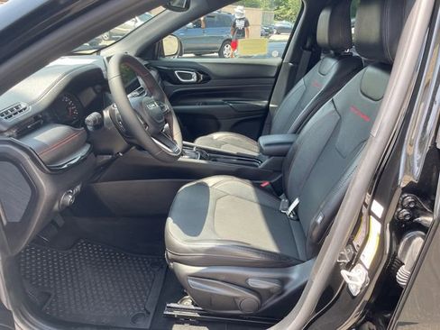 Used 2023 Jeep Compass Trailhawk image 40