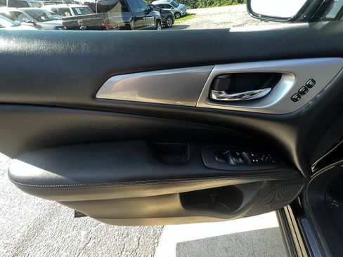 Used 2017 Nissan Pathfinder SL FWD image 17