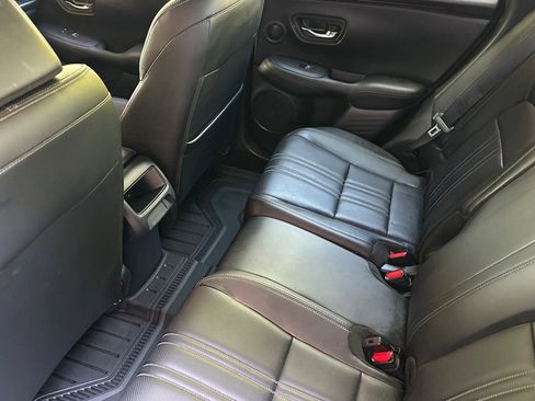 Used 2023 Honda HR-V EX-L image 16