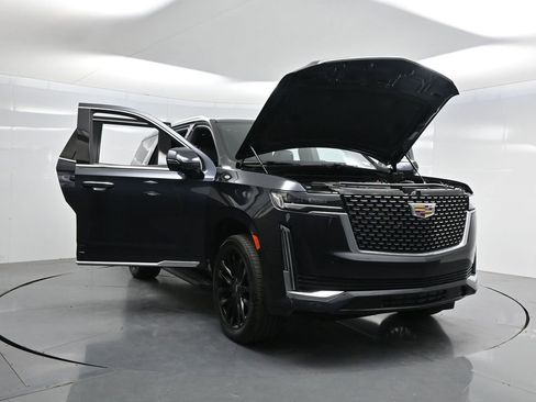 Used 2024 Cadillac Escalade Luxury image 61