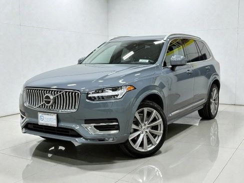 Used 2023 Volvo XC90 B6 Plus image 35