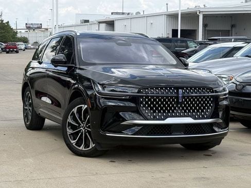 Used 2024 Lincoln Nautilus Reserve w/ Equipment Group 202A AWD/4WD image 2