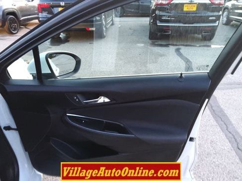 Used 2019 Chevrolet Cruze LT w/ LT Fleet Convenience Package image 19