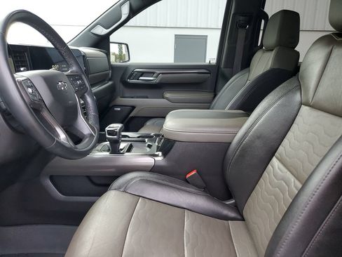 Used 2023 Chevrolet Silverado 1500 ZR2 w/ Technology Package AWD/4WD image 19