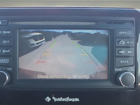 Used 2015 Nissan Titan SV w/ SV Value Truck Package image 4