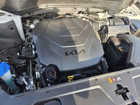 Used 2022 Kia Telluride SX w/ SX Prestige Package image 18