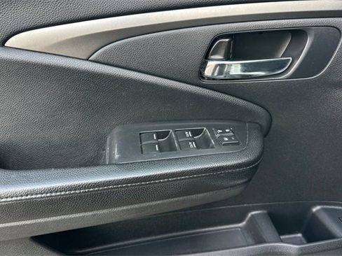 Used 2019 Honda Pilot LX image 12