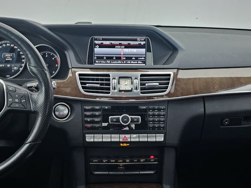 Used 2014 Mercedes-Benz E 250 BlueTEC 4MATIC Sedan image 21