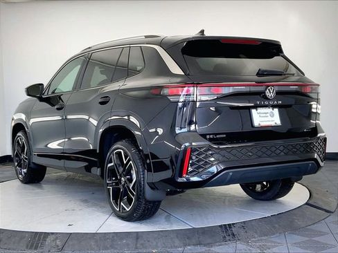 New 2026 Volkswagen Tiguan SEL R-Line AWD/4WD image 4