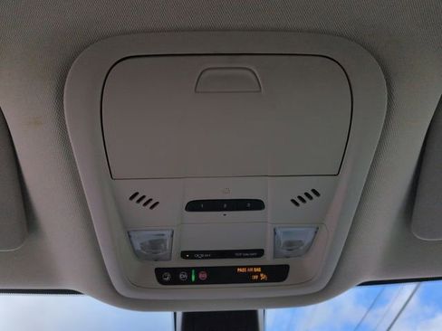 Used 2022 Buick Enclave Essence w/ Sound and Sites Package image 33