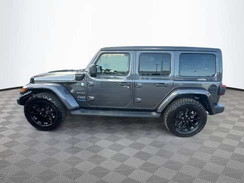Used 2022 Jeep Wrangler Unlimited Sahara w/ Cold Weather Group AWD/4WD image 9