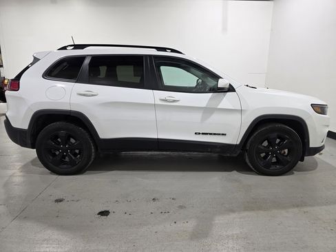 Used 2019 Jeep Cherokee Latitude Plus image 5