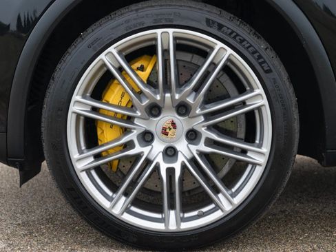 Used 2013 Porsche Cayenne Diesel AWD/4WD image 21