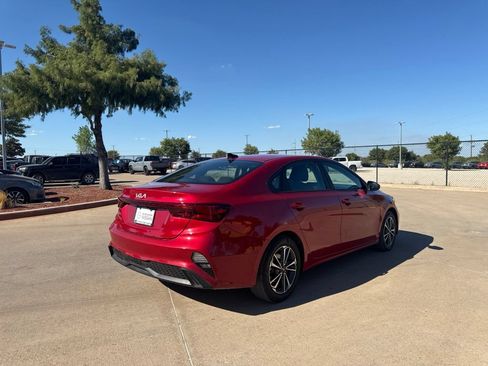 Used 2024 Kia Forte LXS FWD image 5