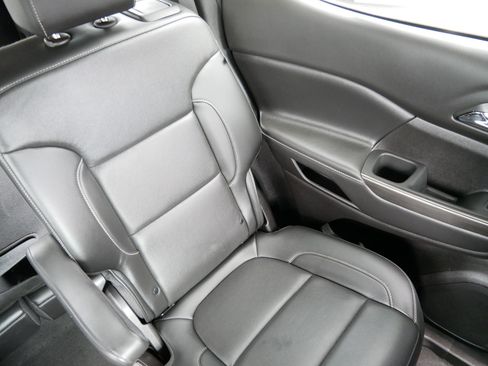 Used 2023 GMC Acadia SLT w/ Preferred Package AWD/4WD image 14