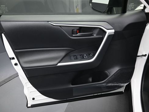 Certified 2025 Toyota RAV4 LE image 10