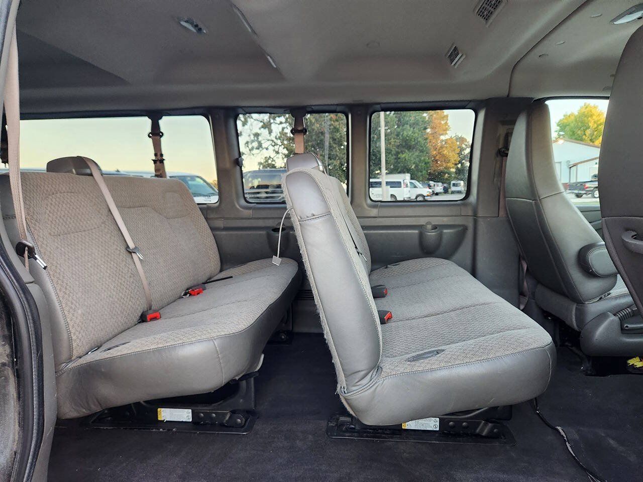 Used 2020 Chevrolet Express 3500 LS RWD image 12
