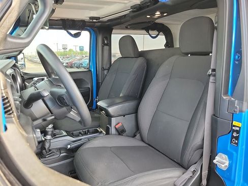 Used 2023 Jeep Wrangler Sport AWD/4WD image 9