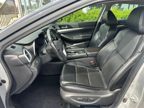 Used 2021 Nissan Maxima 3.5 SV w/ Floor Mat Group FWD image 9