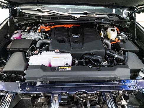 Certified 2026 Toyota Sequoia Limited w/ Tow Technology Package AWD/4WD image 46