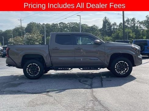 Used 2026 Toyota Tacoma TRD Sport AWD/4WD image 6