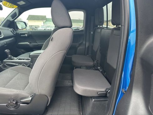 Used 2017 Toyota Tacoma TRD Off-Road w/ Tow Package AWD/4WD image 33