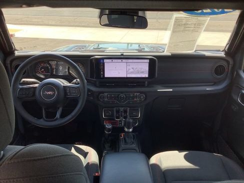 Used 2025 Jeep Wrangler Unlimited Rubicon w/ Convenience Group AWD/4WD image 6