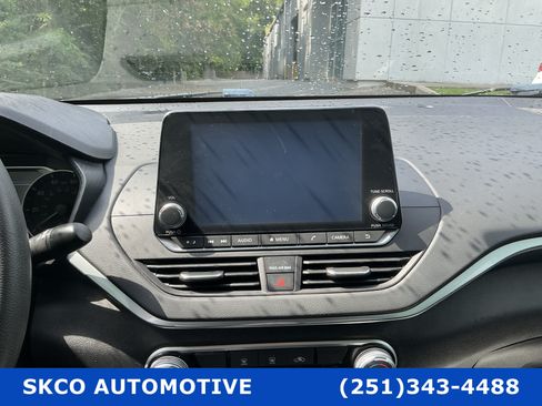 Used 2022 Nissan Altima 2.5 SV FWD image 16