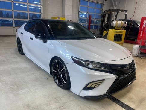 Used 2019 Toyota Camry XSE image 2