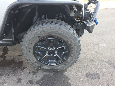 Used 2017 Jeep Wrangler Sport image 4