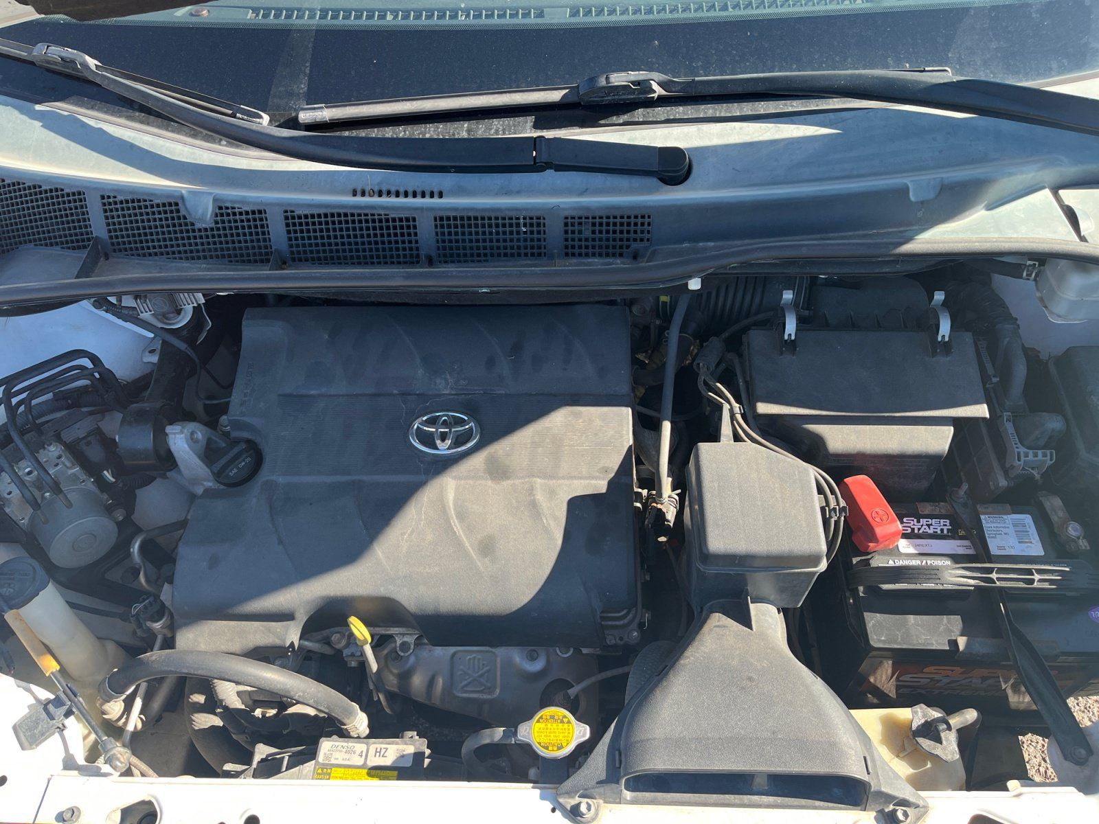 Used 2014 Toyota Sienna XLE w/ XLE Premium Package FWD image 9