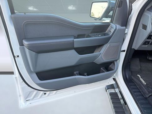 Used 2025 Ford F150 Lariat w/ Equipment Group 501A Mid AWD/4WD image 20