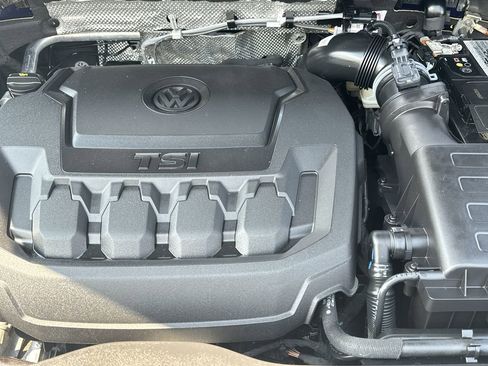 Used 2023 Volkswagen Tiguan SE image 11