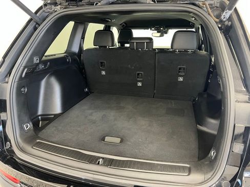 Used 2024 Jeep Grand Cherokee Altitude image 7