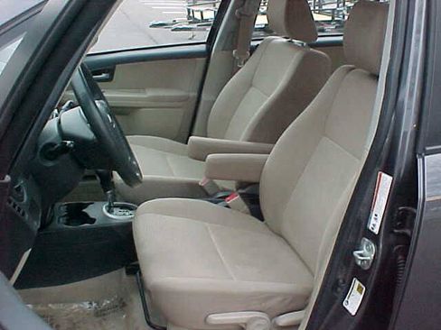 Used 2010 Suzuki SX4 LE FWD image 11
