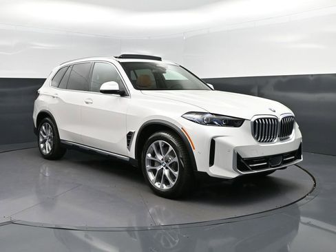 New 2026 BMW X5 xDrive50e w/ Climate Comfort Package image 9